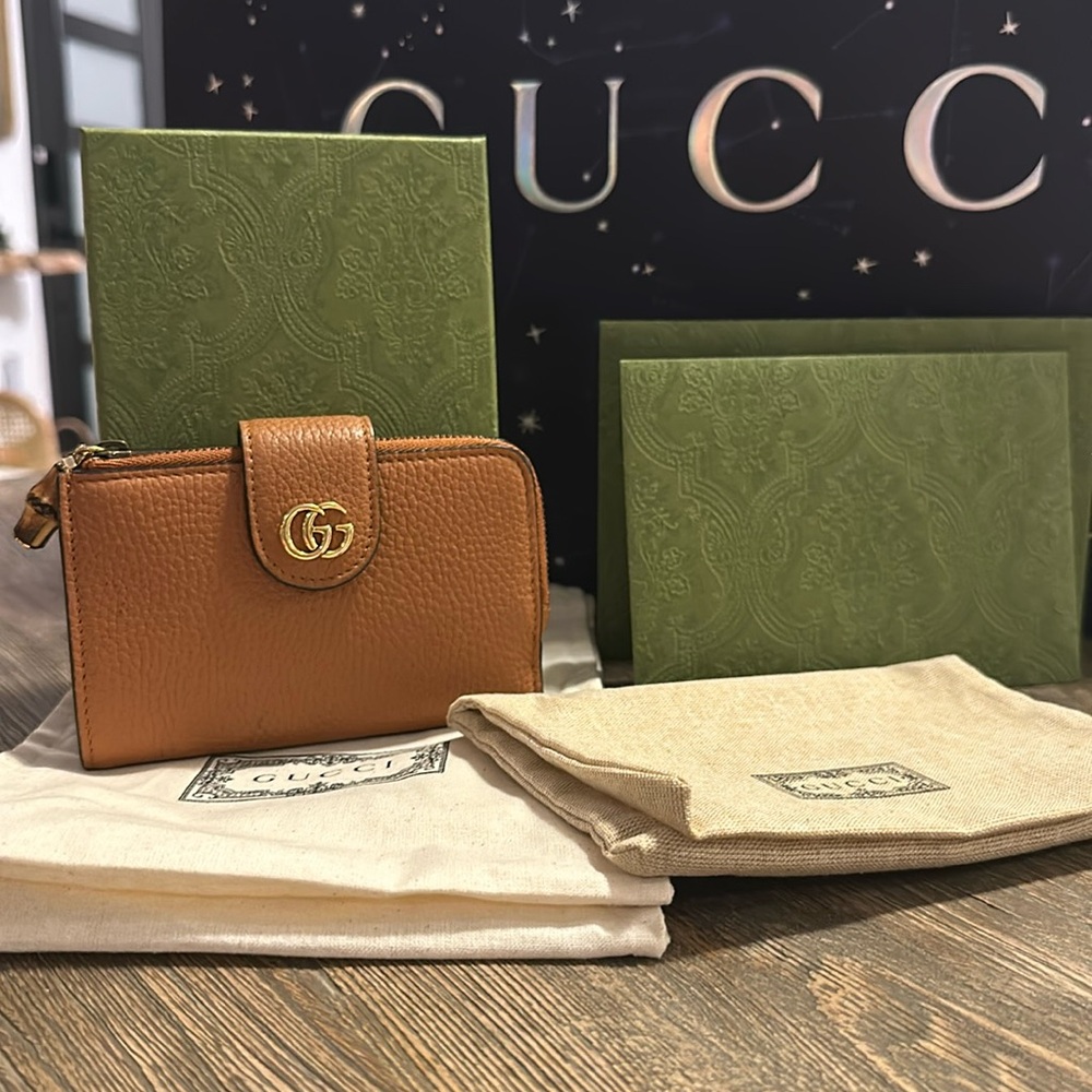 Gucci Medium Double G Leather Wallet